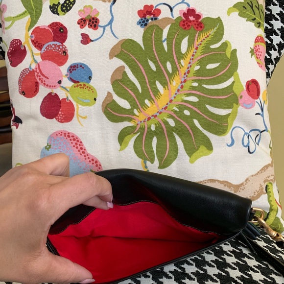 SOLD 💔 W/L 🌞 DB Florentine Fold-over Zip - Picture 8 of 8